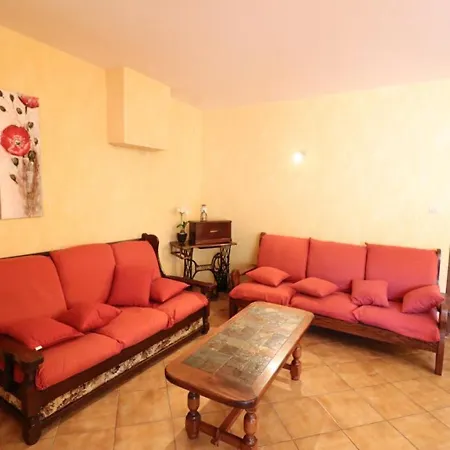 Gite Au Calme, 6 Pers, Parc Des Volcans D'auvergne, 3 Chambres, Bbq, Tv, Jardin, Proche Activites - Fr-1-742-478 Prázdninový dům *