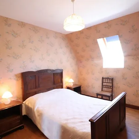 Gite Au Calme, 6 Pers, Parc Des Volcans D'auvergne, 3 Chambres, Bbq, Tv, Jardin, Proche Activites - Fr-1-742-478 Prázdninový dům