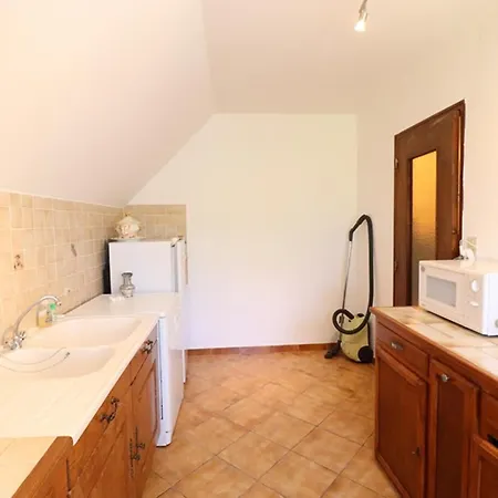Gite Au Calme, 6 Pers, Parc Des Volcans D'auvergne, 3 Chambres, Bbq, Tv, Jardin, Proche Activites - Fr-1-742-478 *